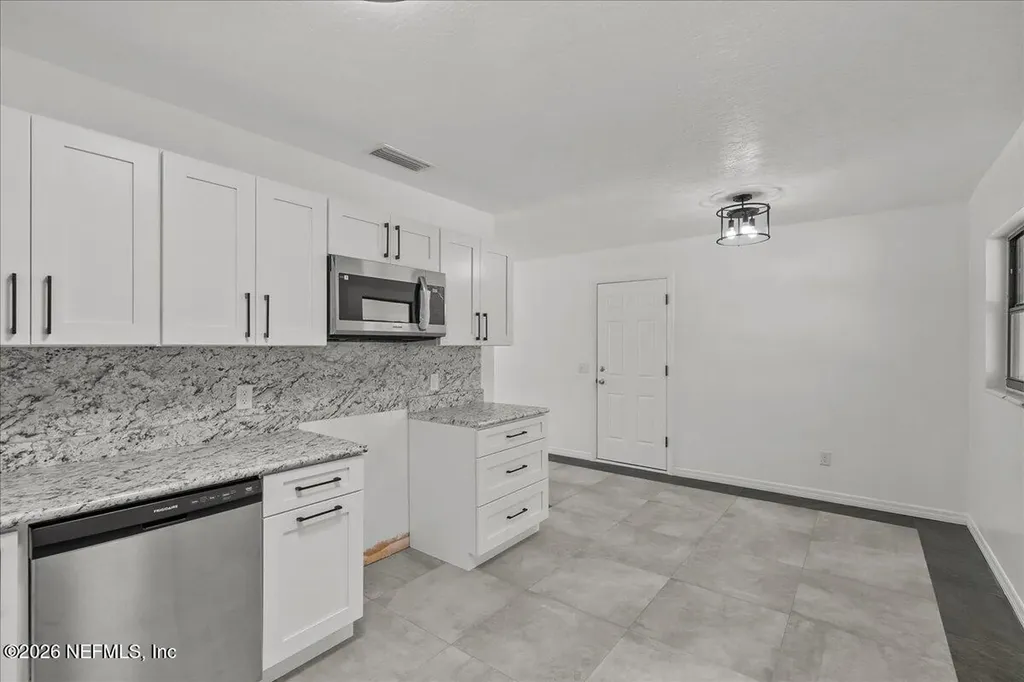 109 Ivey Road San Mateo FL 32187