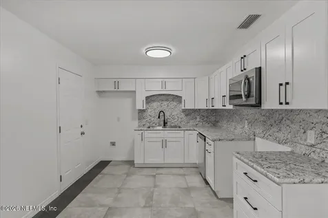 109 Ivey Road San Mateo FL 32187