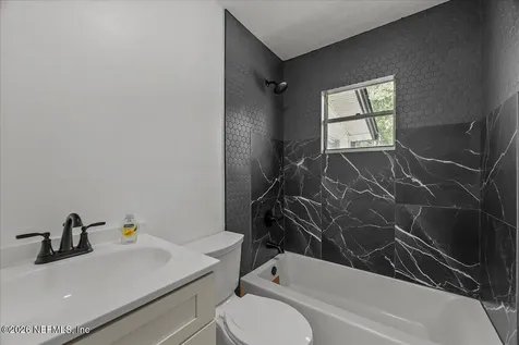 109 Ivey Road San Mateo FL 32187