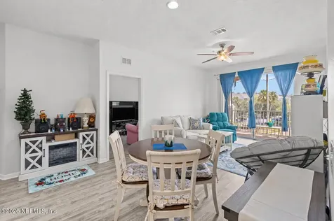 7801 Point Meadows Drive Jacksonville FL 32256