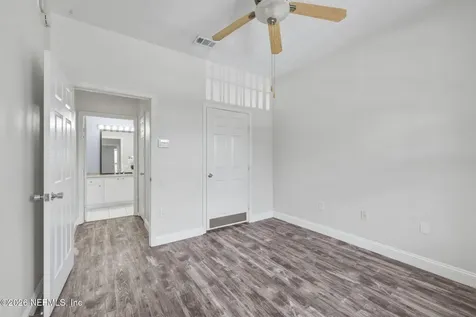 7990 Baymeadows Road Jacksonville FL 32256