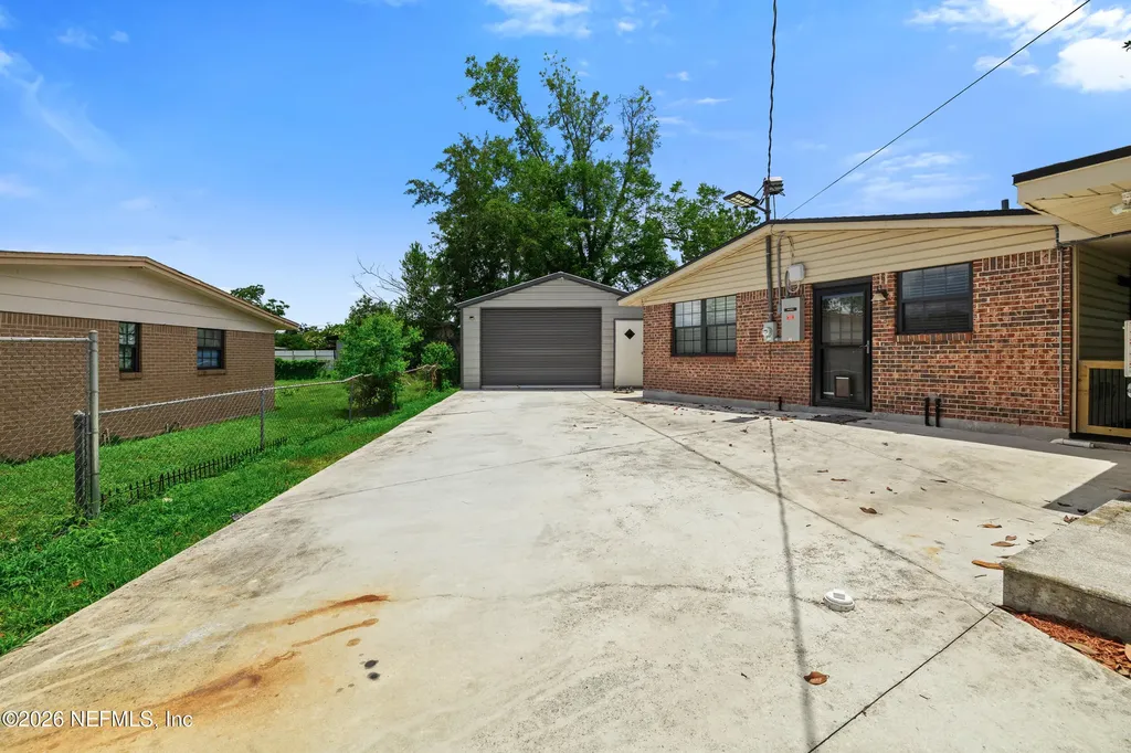 7662 Contour Drive Jacksonville FL 32221
