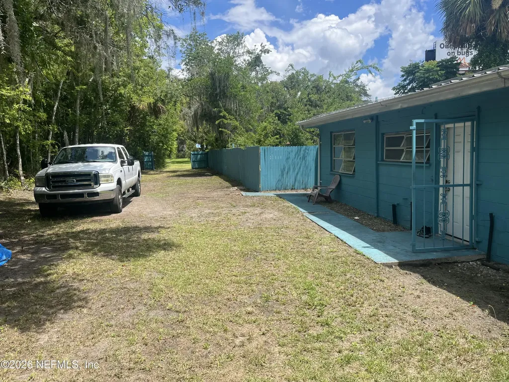1181 Highway 17 Satsuma FL 32189