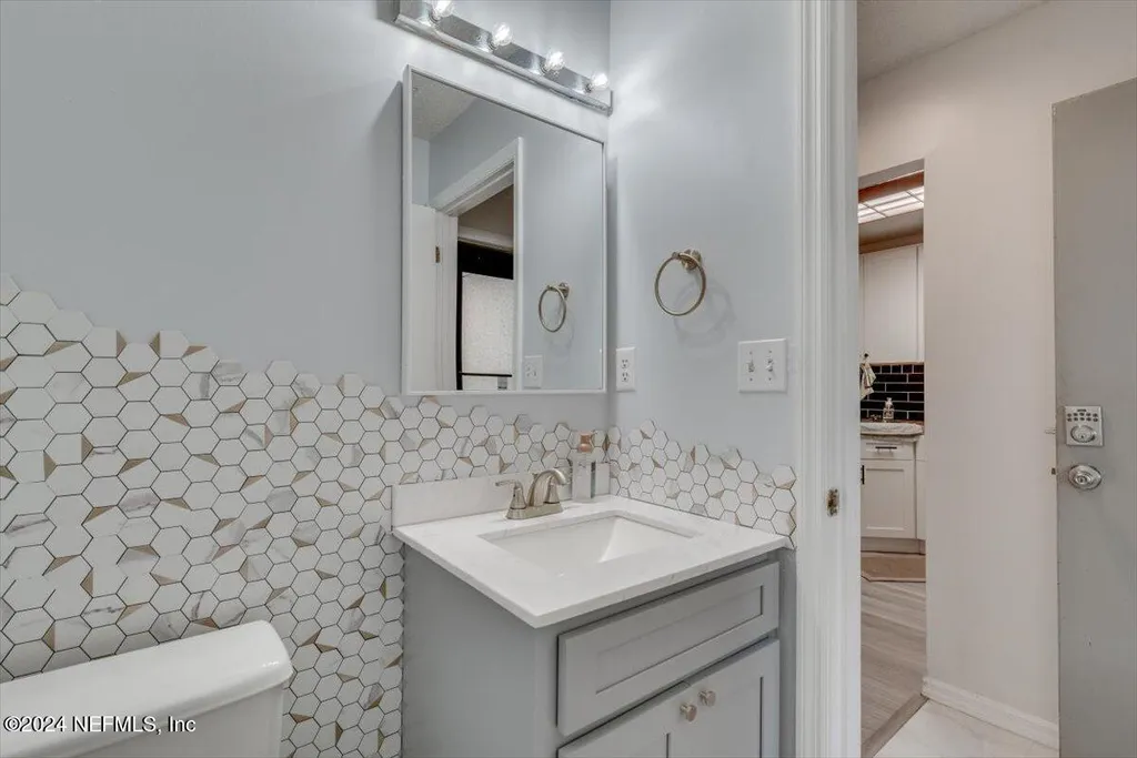7701 Baymeadows Circle W Jacksonville FL 32256