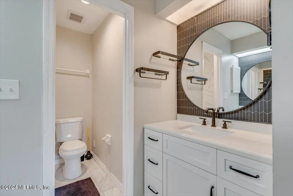 7701 Baymeadows Circle W Jacksonville FL 32256