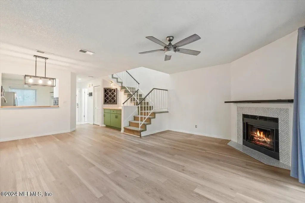 7701 Baymeadows Circle W Jacksonville FL 32256