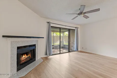 7701 Baymeadows Circle W Jacksonville FL 32256