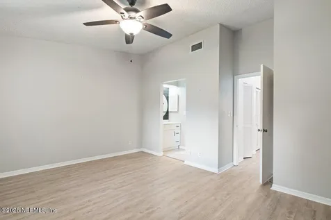7701 Baymeadows Circle W Jacksonville FL 32256