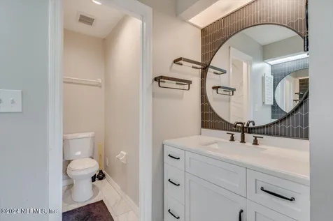 7701 Baymeadows Circle W Jacksonville FL 32256