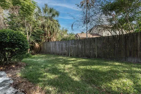 7701 Baymeadows Circle W Jacksonville FL 32256