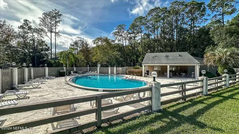 7701 Baymeadows Circle W Jacksonville FL 32256