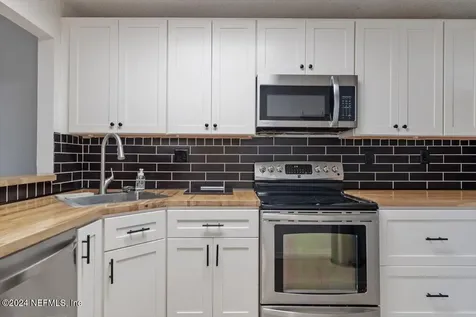 7701 Baymeadows Circle W Jacksonville FL 32256