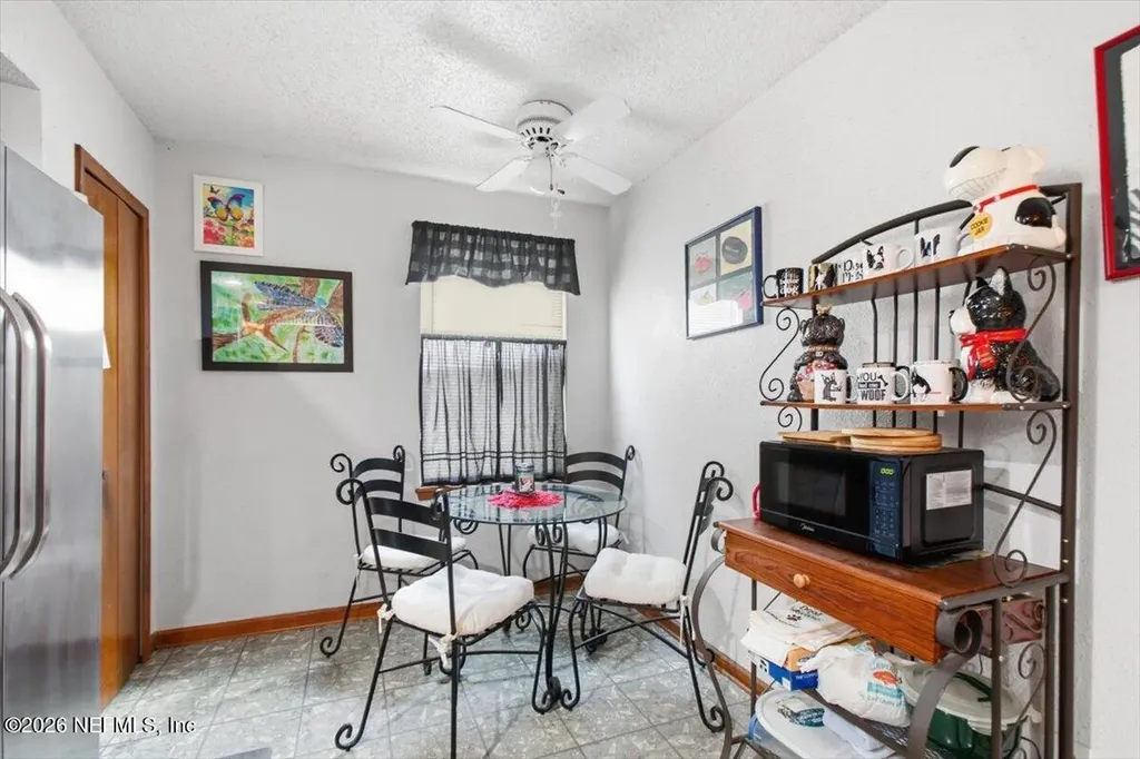 258 Aquarius Circle W Jacksonville FL 32216