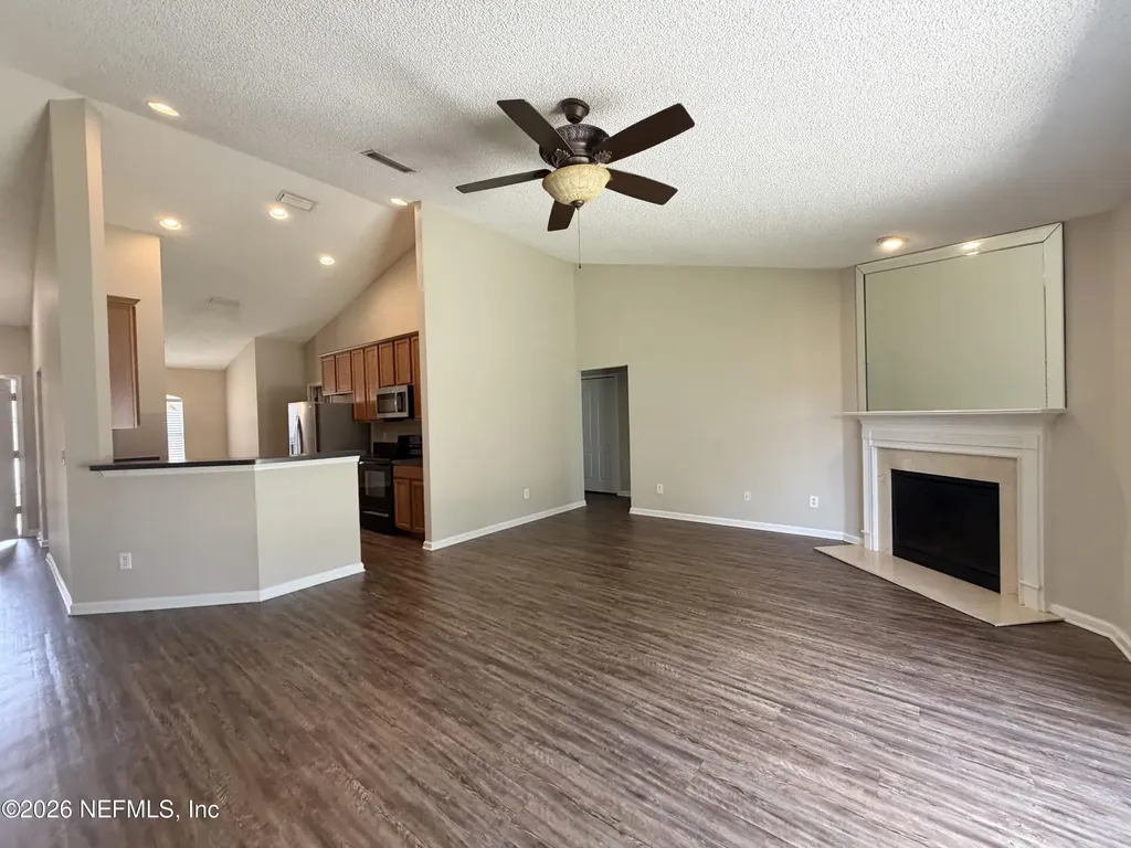 6902 Southern Oaks Drive W Jacksonville FL 32244