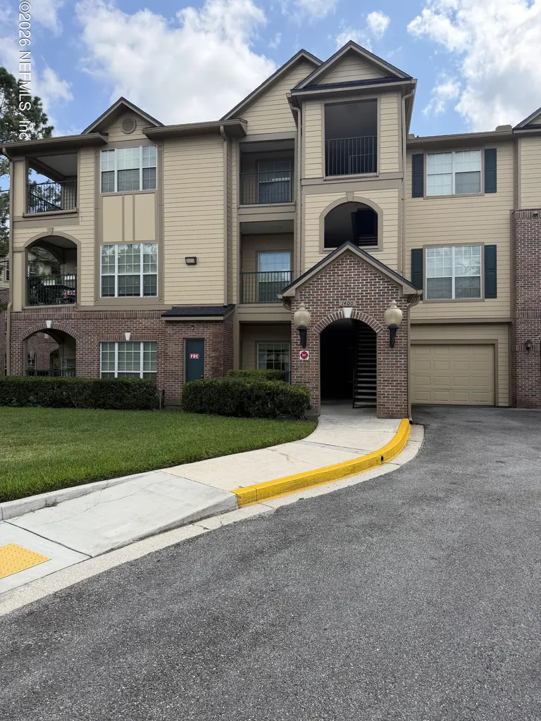 7800 Point Meadows Drive Jacksonville FL 32256