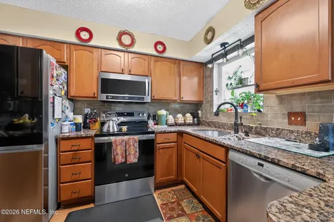 8435 Beautybush Court Jacksonville FL 32244