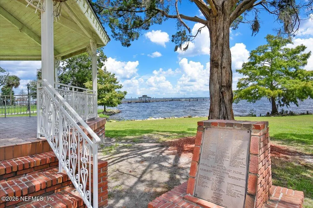 708 Myrtle Avenue Green Cove Springs FL 32043