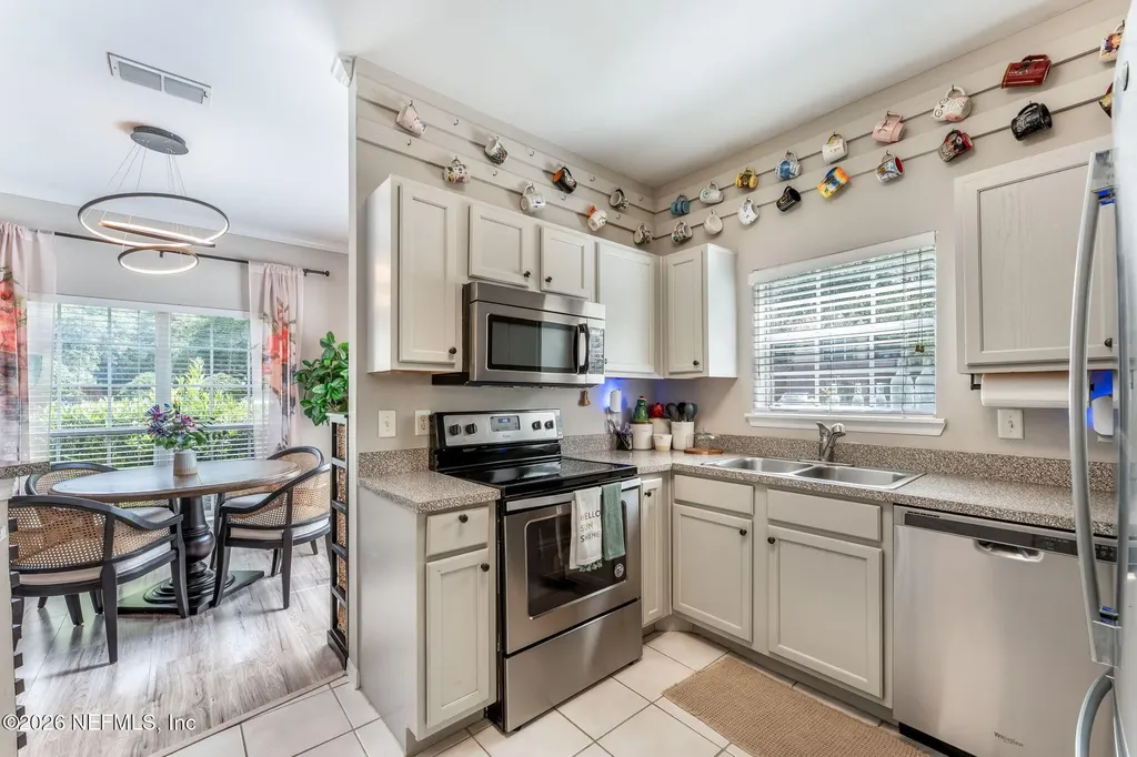 7800 Point Meadows Drive Jacksonville FL 32256