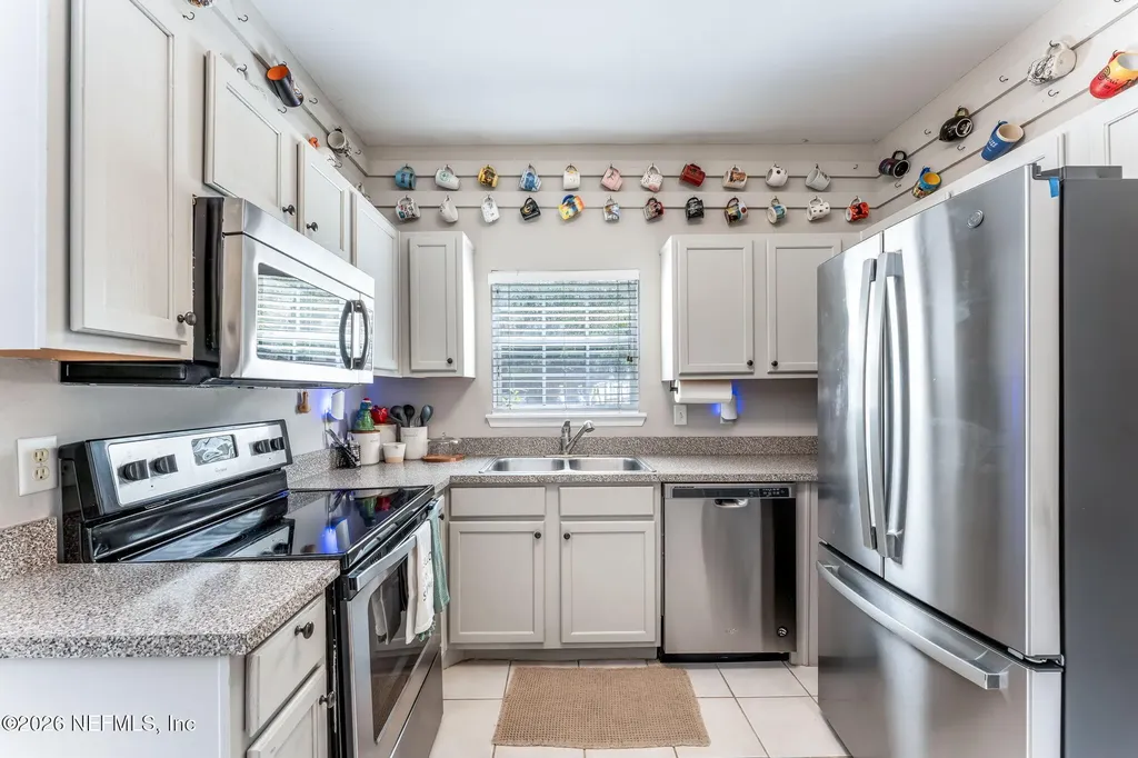 7800 Point Meadows Drive Jacksonville FL 32256