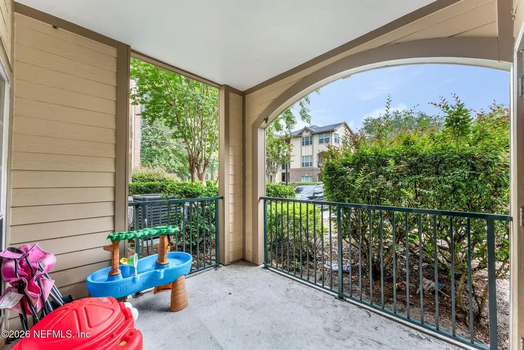 7800 Point Meadows Drive Jacksonville FL 32256