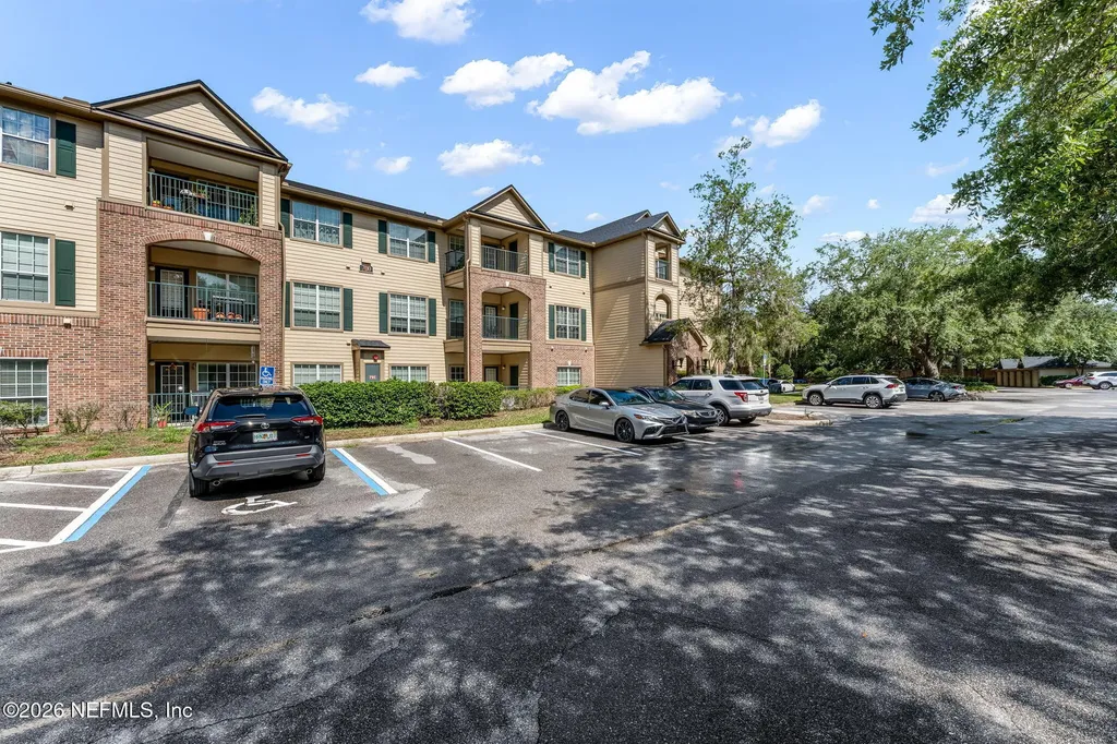 7800 Point Meadows Drive Jacksonville FL 32256