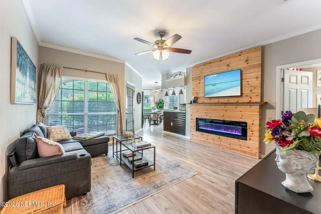7800 Point Meadows Drive Jacksonville FL 32256