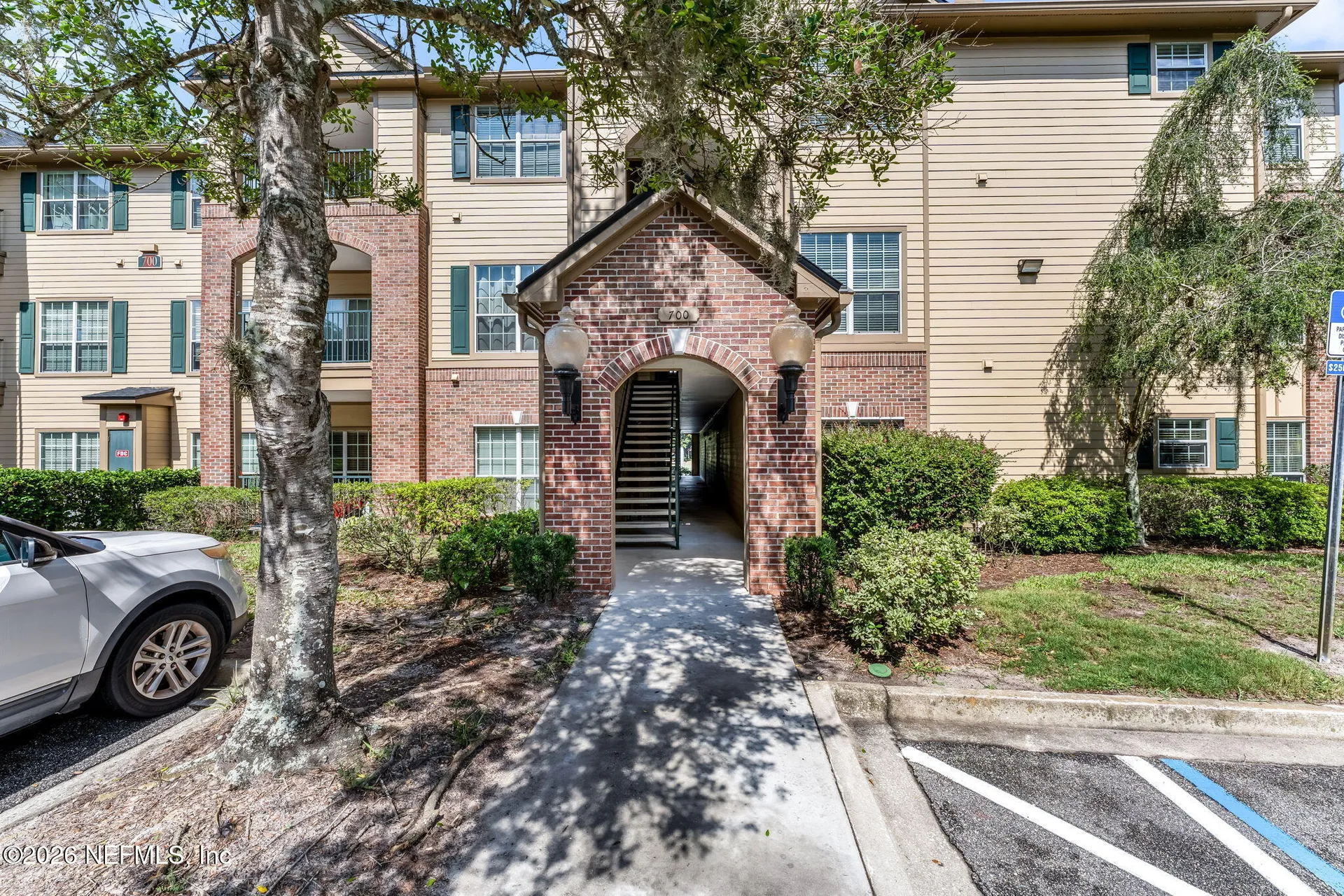 7800 Point Meadows Drive Jacksonville FL 32256
