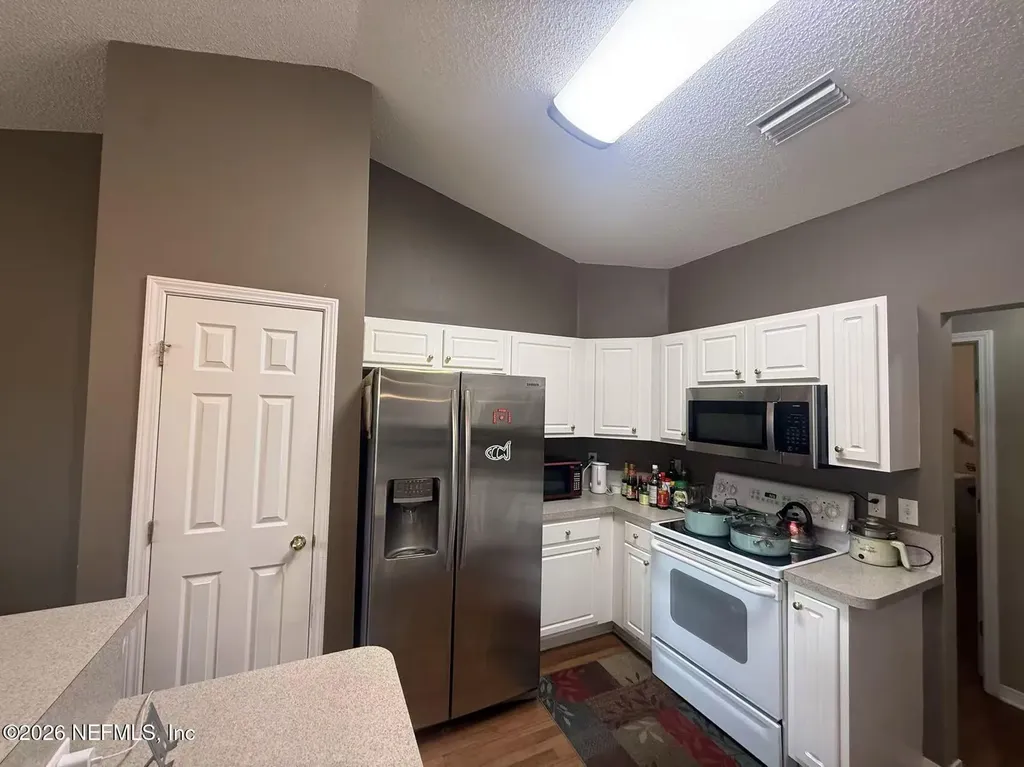 1666 Avenger Lane Jacksonville FL 32221