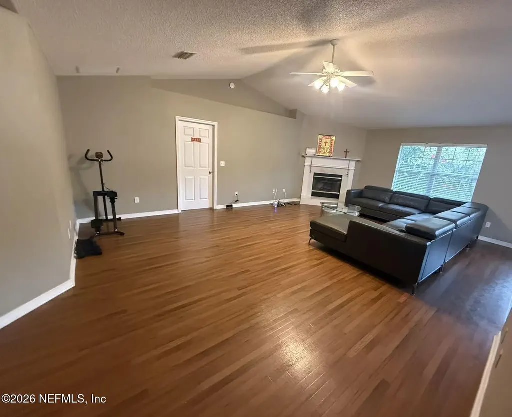 1666 Avenger Lane Jacksonville FL 32221