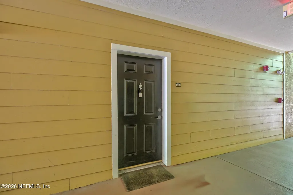8539 Gate Parkway W Jacksonville FL 32216