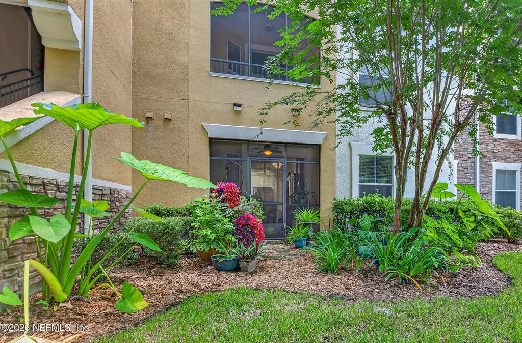 8539 Gate Parkway W Jacksonville FL 32216