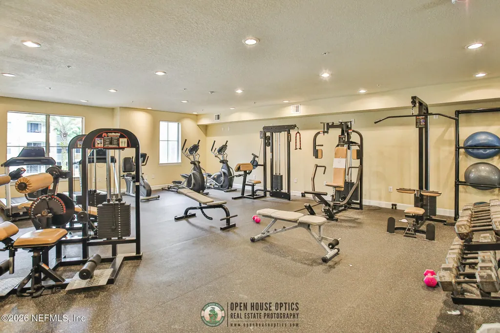 8539 Gate Parkway W Jacksonville FL 32216