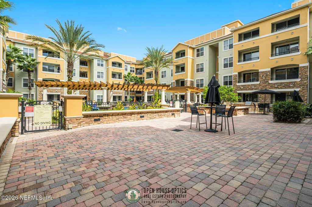 8539 Gate Parkway W Jacksonville FL 32216
