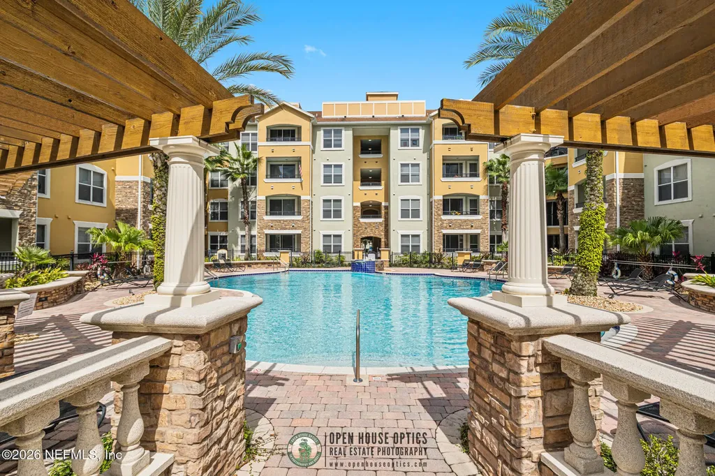8539 Gate Parkway W Jacksonville FL 32216