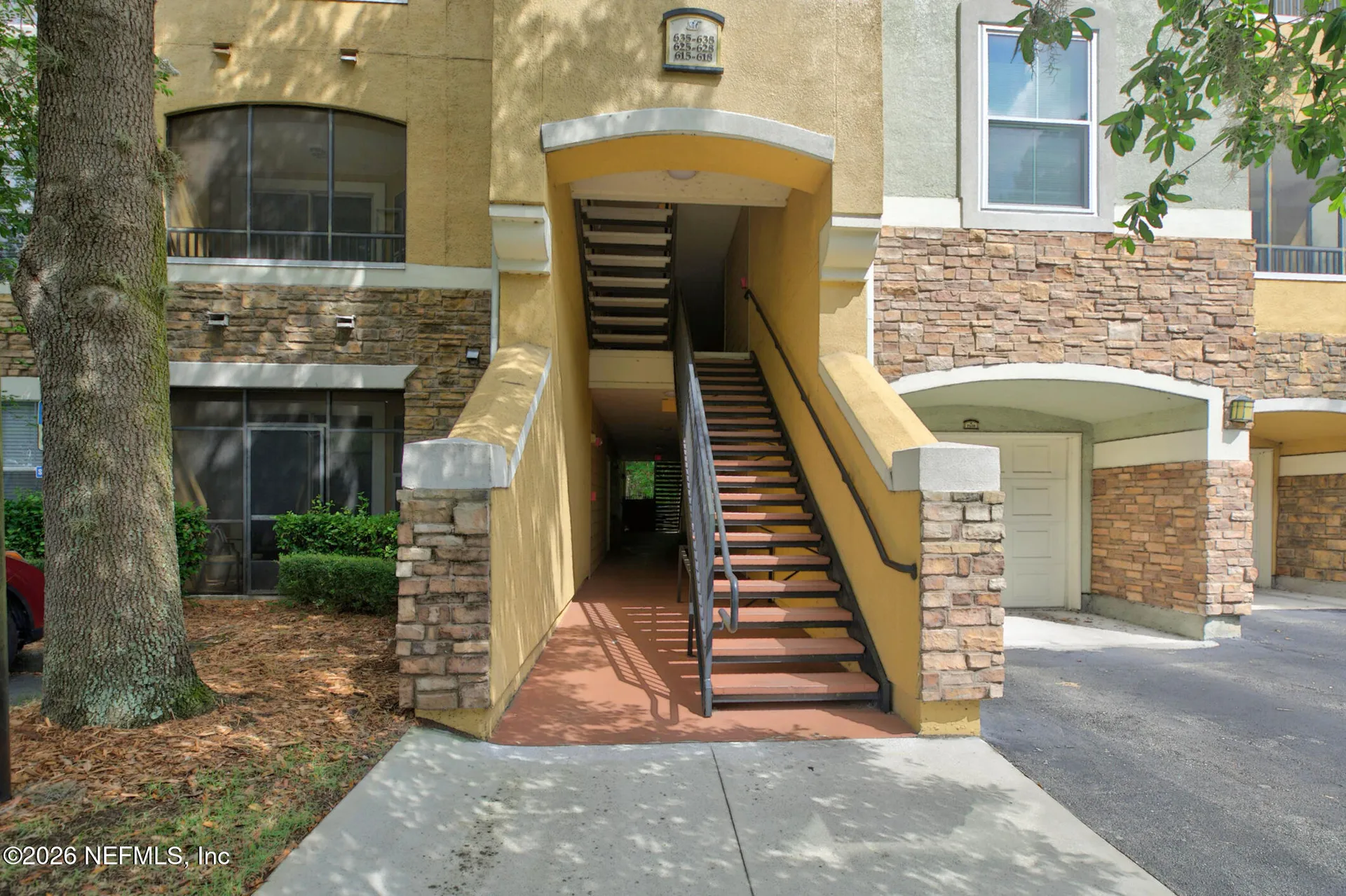 8539 Gate Parkway W Jacksonville FL 32216