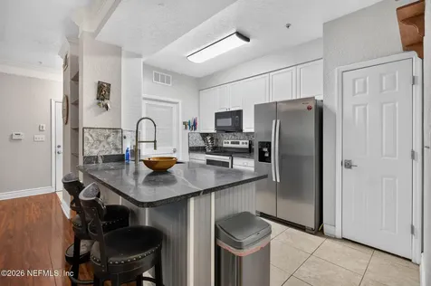 8539 Gate Parkway W Jacksonville FL 32216
