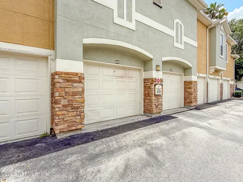 8539 Gate Parkway W Jacksonville FL 32216