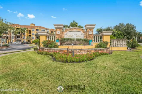 8539 Gate Parkway W Jacksonville FL 32216