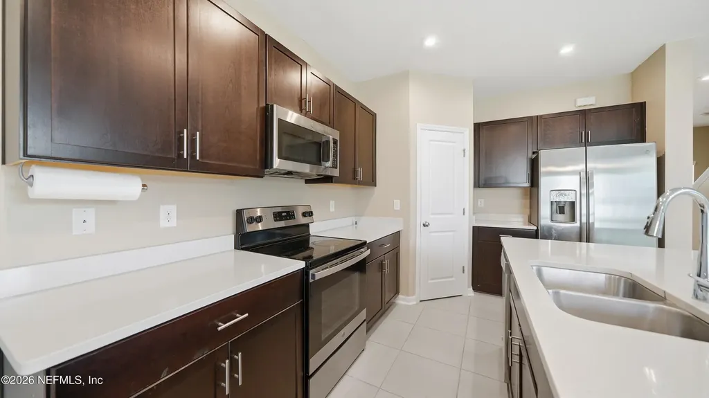 13106 Annies Walk Drive Jacksonville FL 32218