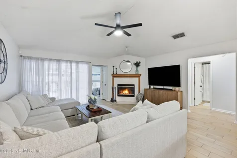 1725 Ashmore Green Drive Jacksonville FL 32246