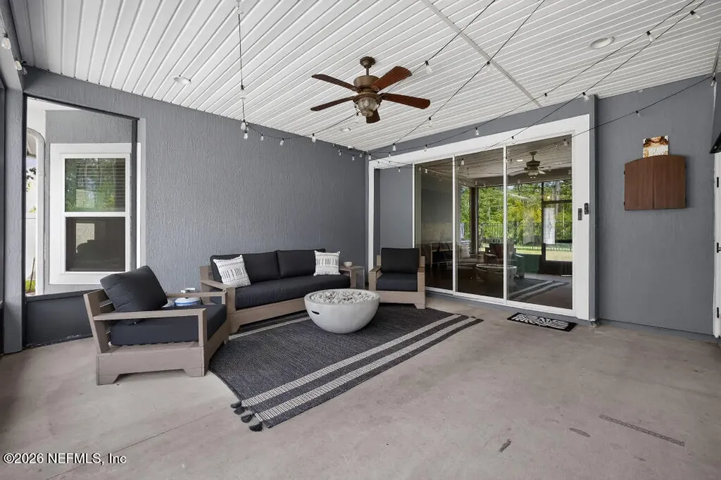 161 S Coopers Hawk Way Palm Coast FL 32164