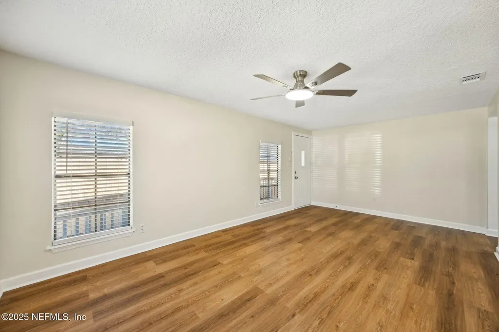 7611 Mccowan Drive Jacksonville FL 32244
