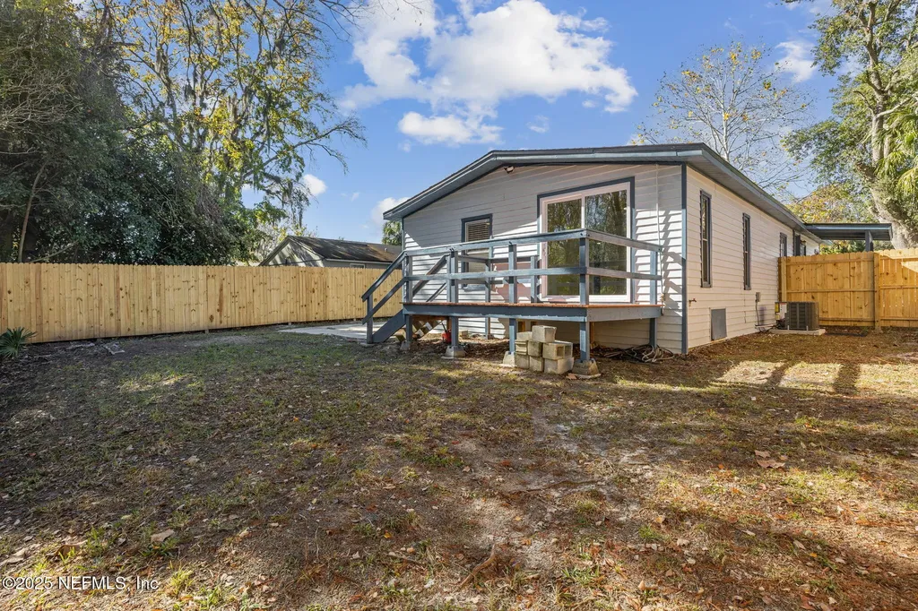7611 Mccowan Drive Jacksonville FL 32244