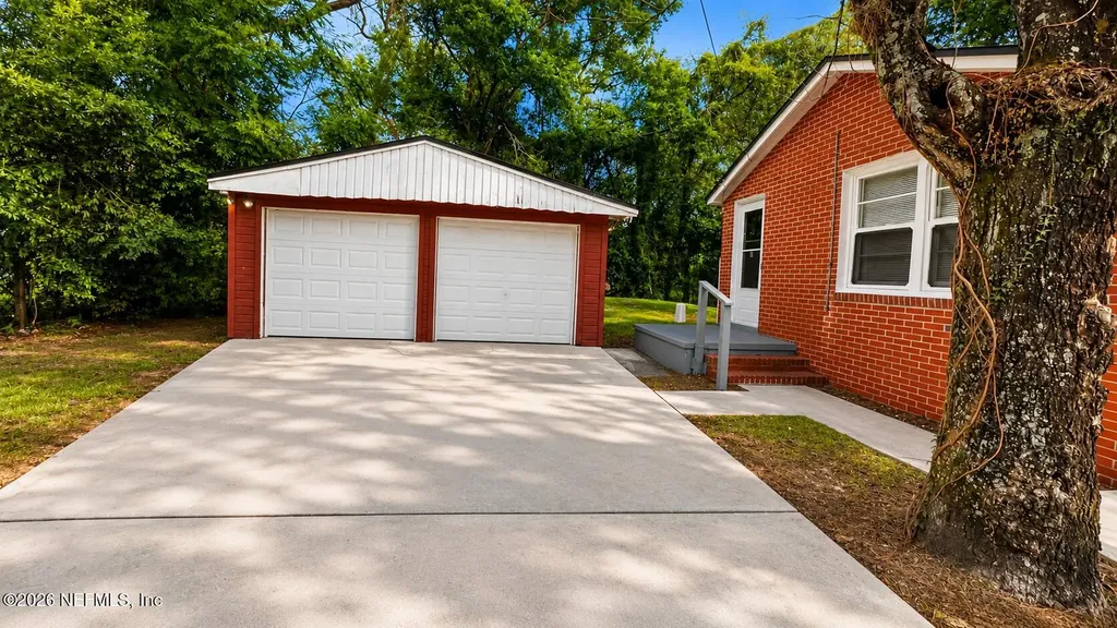 9025 Monroe Avenue Jacksonville FL 32208