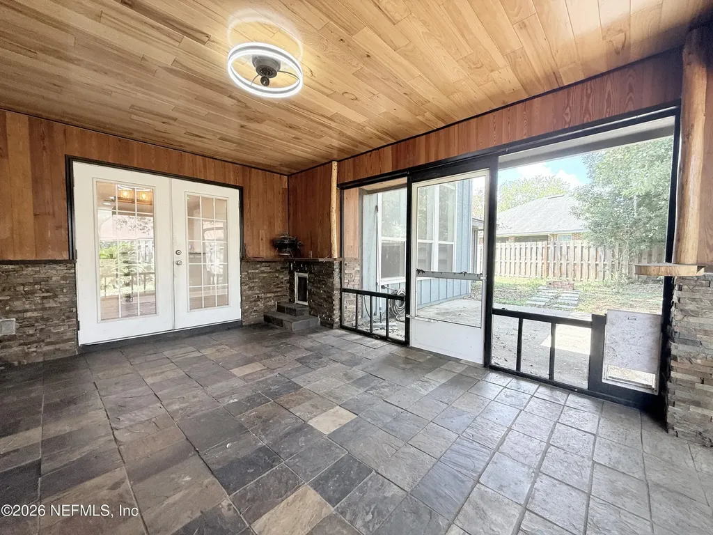 5511 La Moya Avenue Jacksonville FL 32210