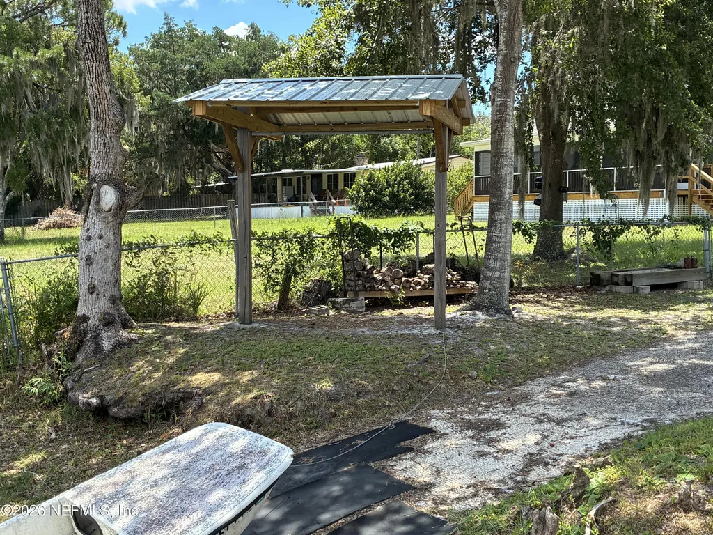 254 Old Woods Road Interlachen FL 32148