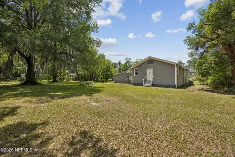 173 W Mciver Avenue Macclenny FL 32063
