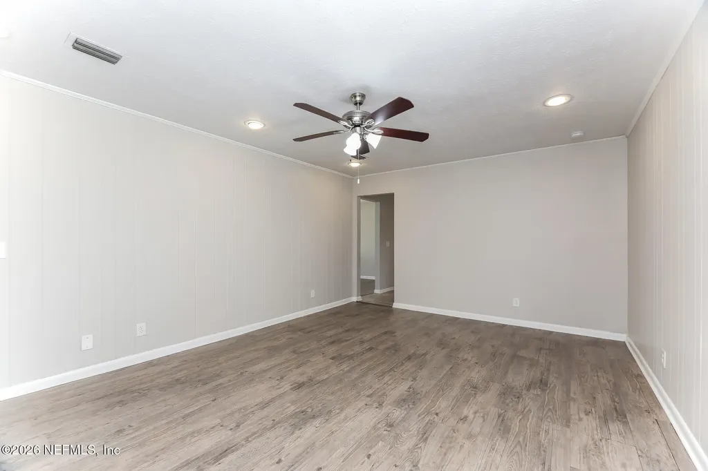 8251 Vermanth Road Jacksonville FL 32211