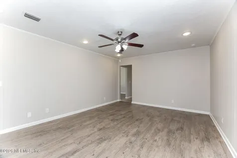 8251 Vermanth Road Jacksonville FL 32211
