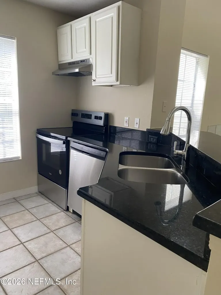 13703RI Richmond Park Drive N Jacksonville FL 32224